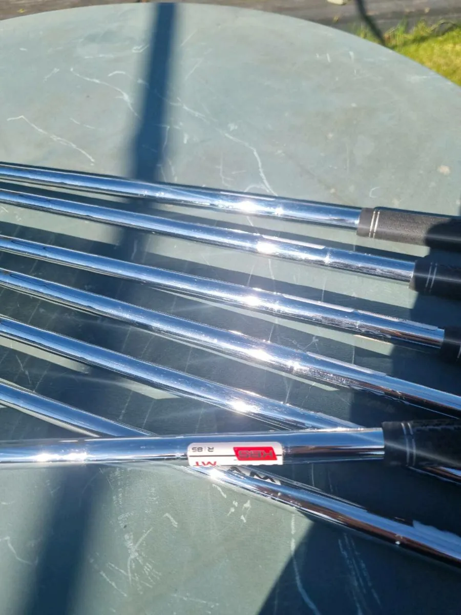 L.H.Taylormade stealth golf clubs. - Image 2