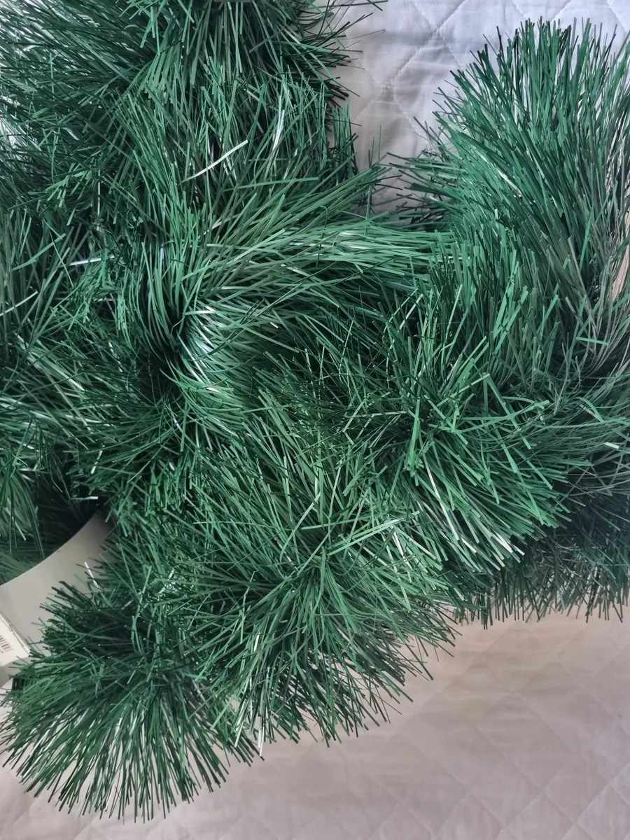 Green Christmas tinsel like foliage 4m x4 lots - Image 2