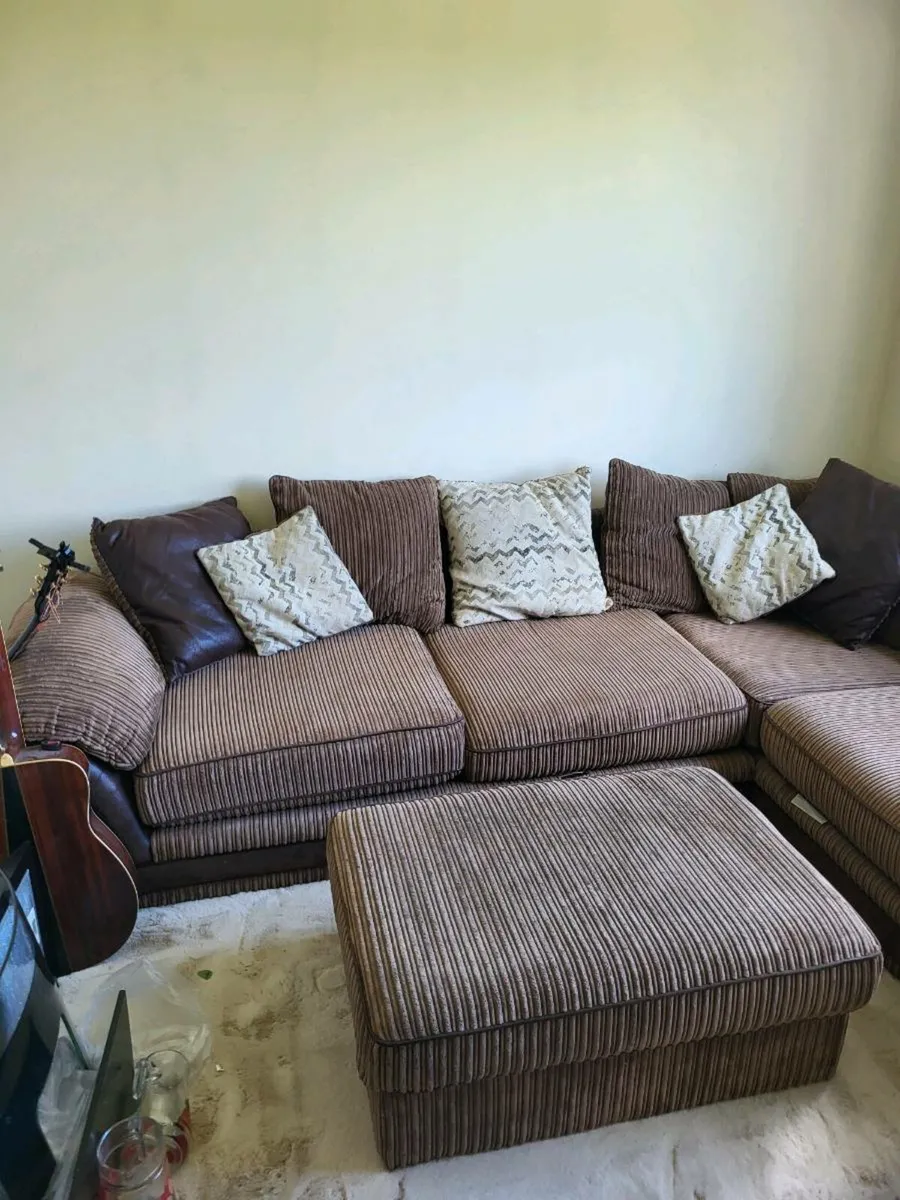 Corner sofa with puff - Image 2