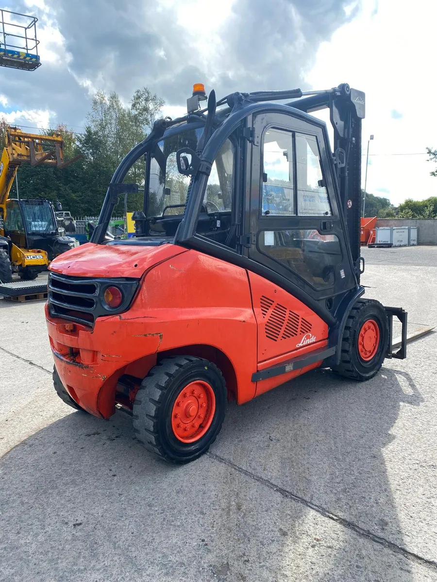 2010 LINDE H50 D-01 5T DIESEL FORKLIFT - Image 1