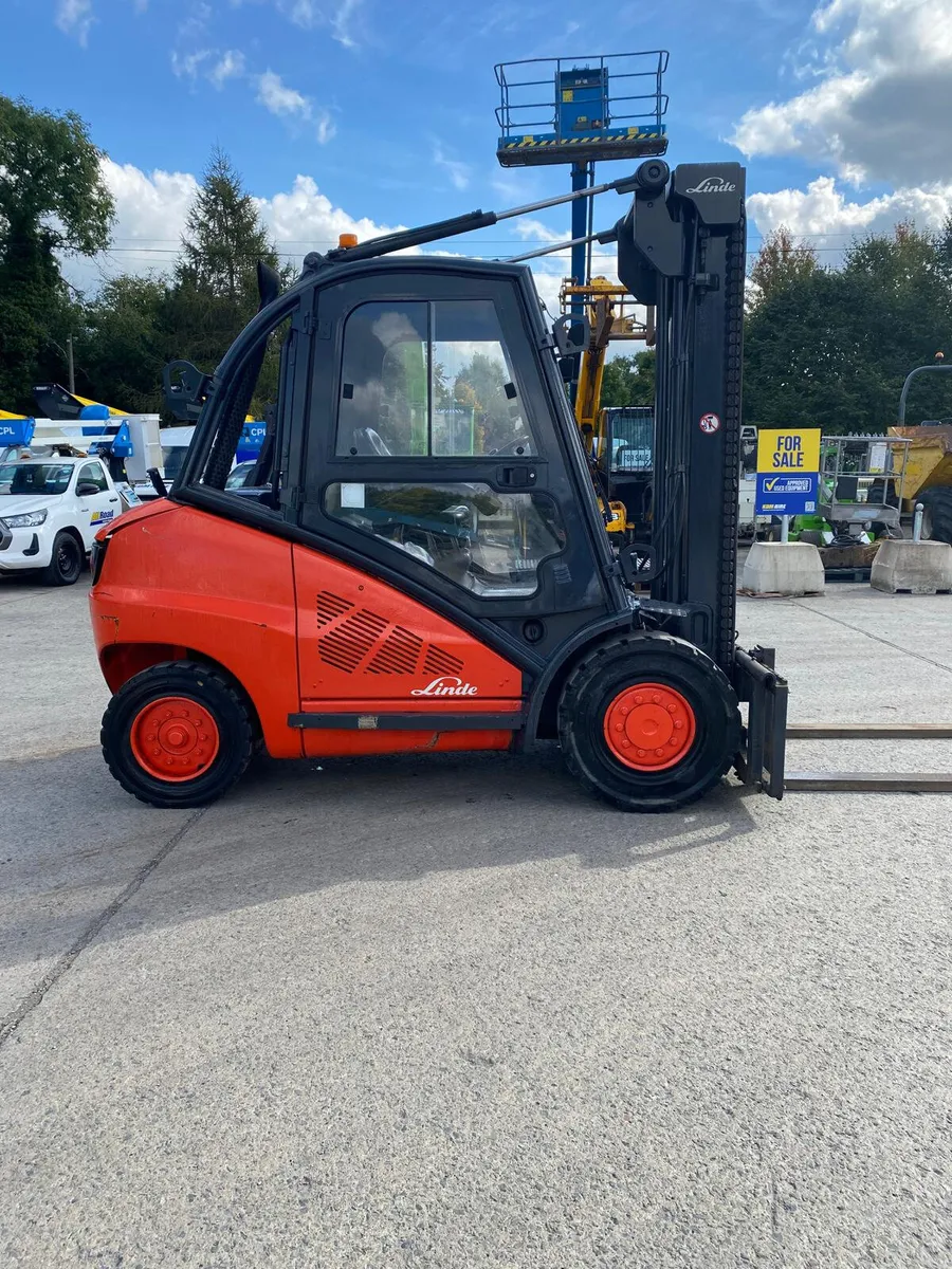 2010 LINDE H50 D-01 5T DIESEL FORKLIFT - Image 4