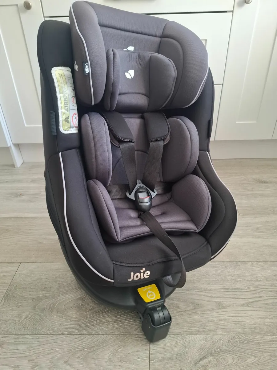 Car seat - Image 1
