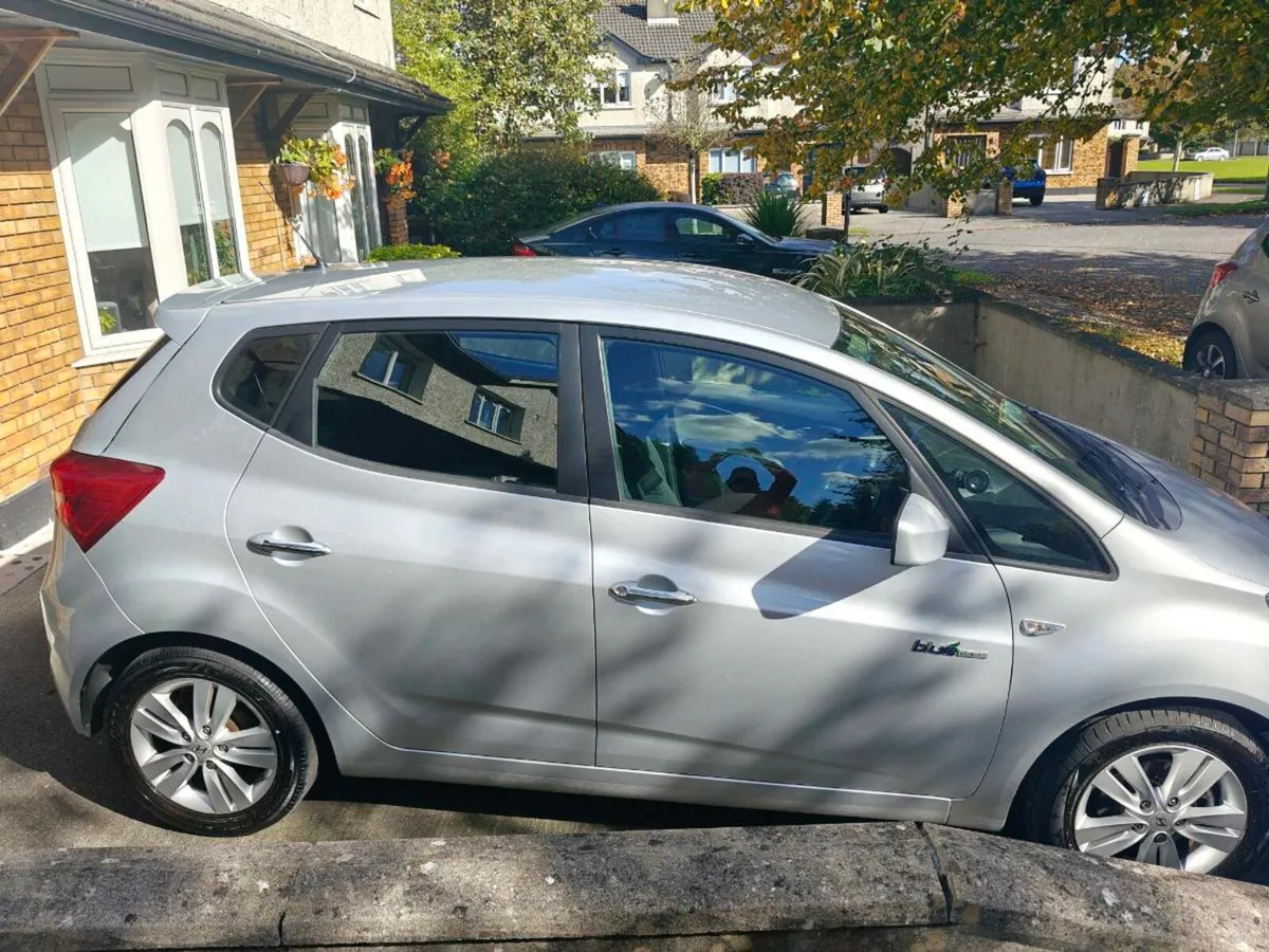 2012 Hyundai ix20 blue - Image 3
