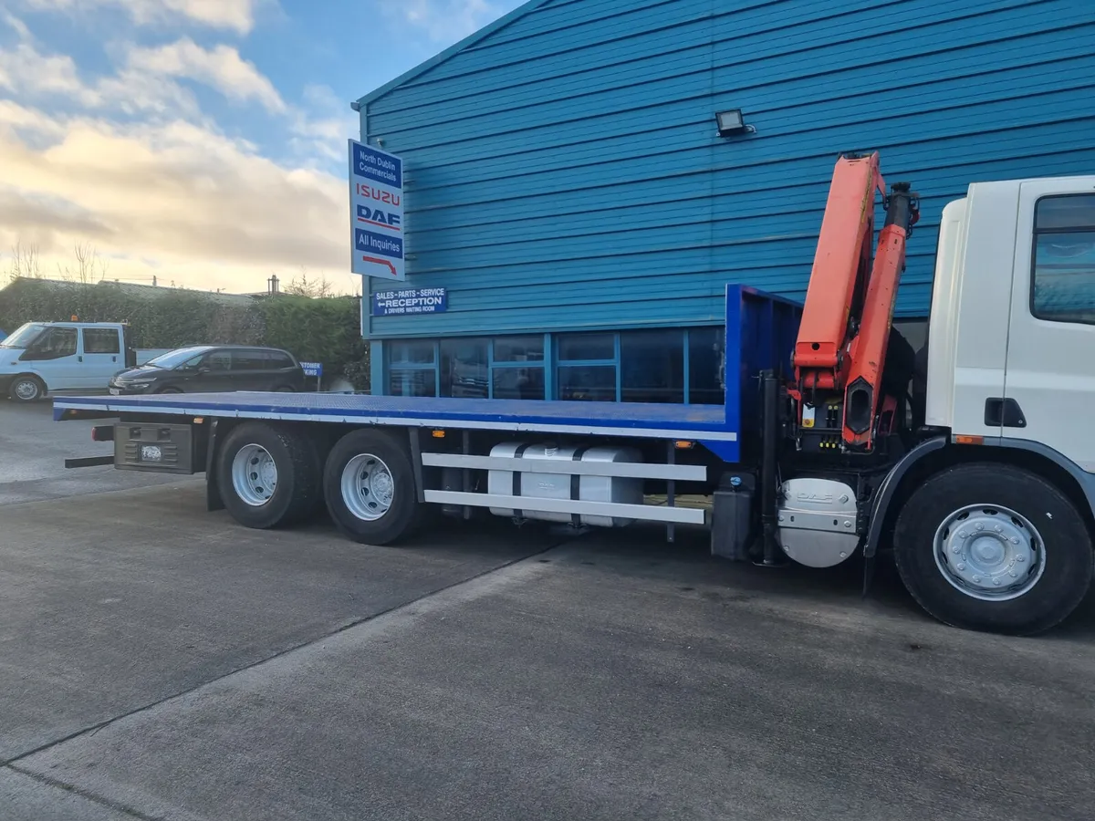 2013 DAF CF 360 CRANE AND FLAT BODY - Image 4