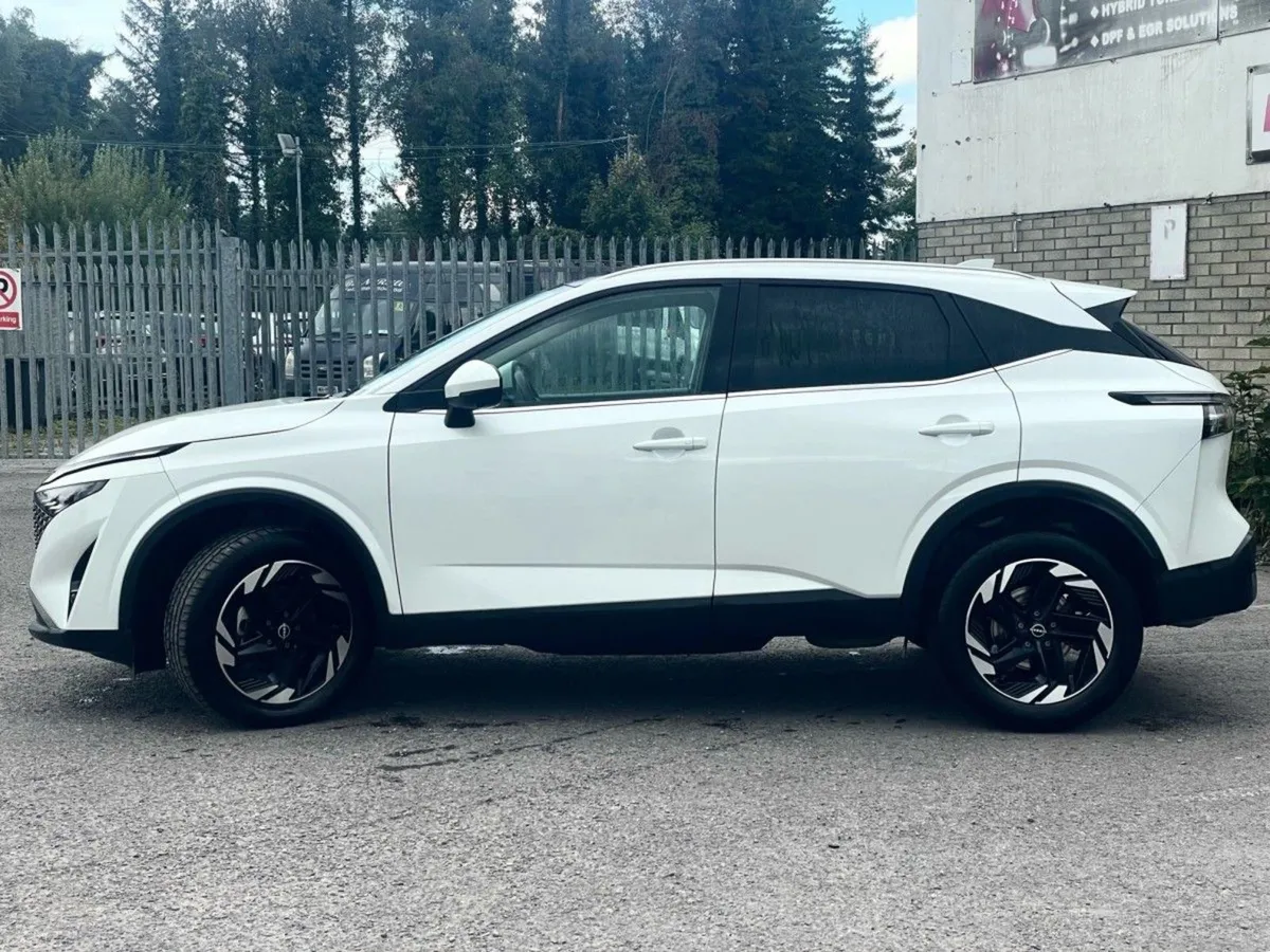 Nissan QASHQAI 1.3 PET Mild Hybrid SV Premium - Image 4