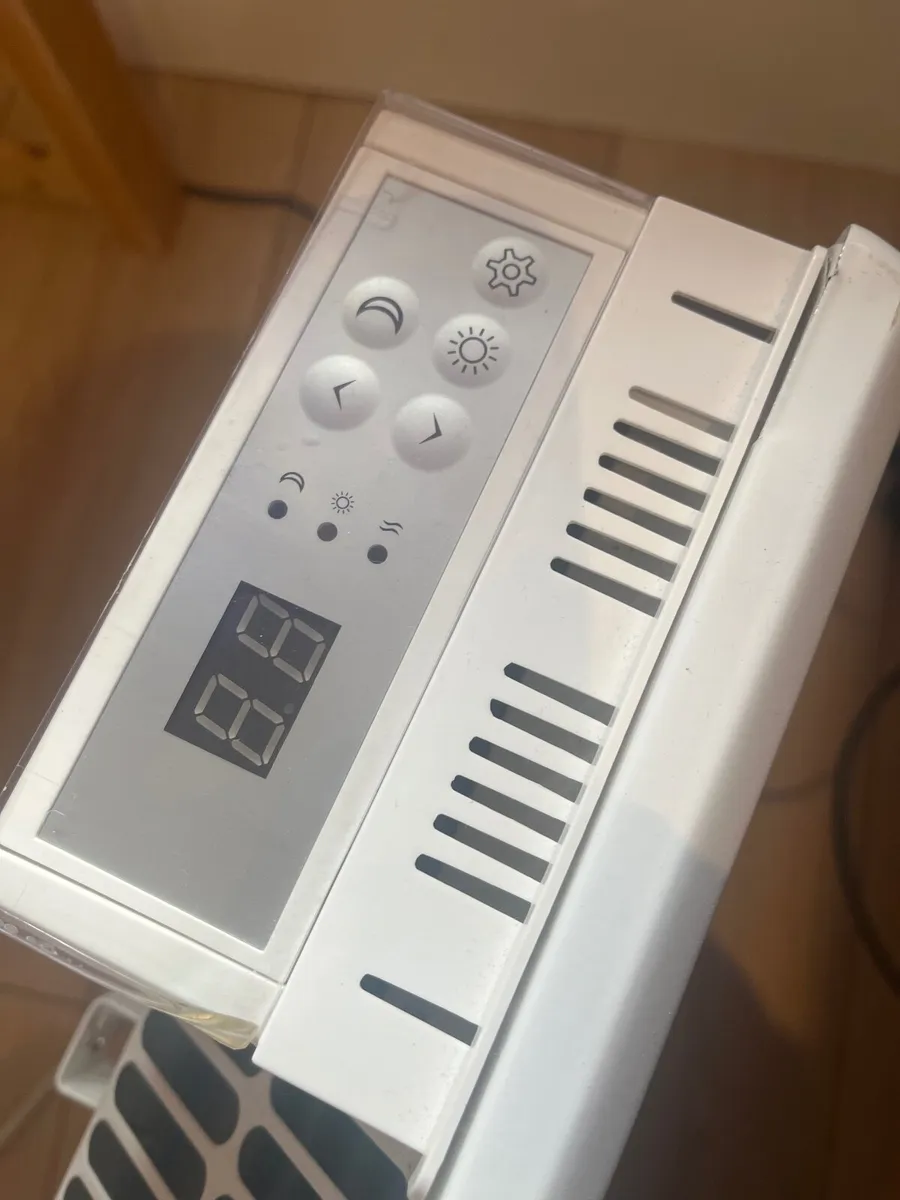 Wall heater (2 available ) - Image 2