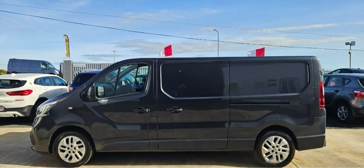 Renault Trafic 2021 - Image 2