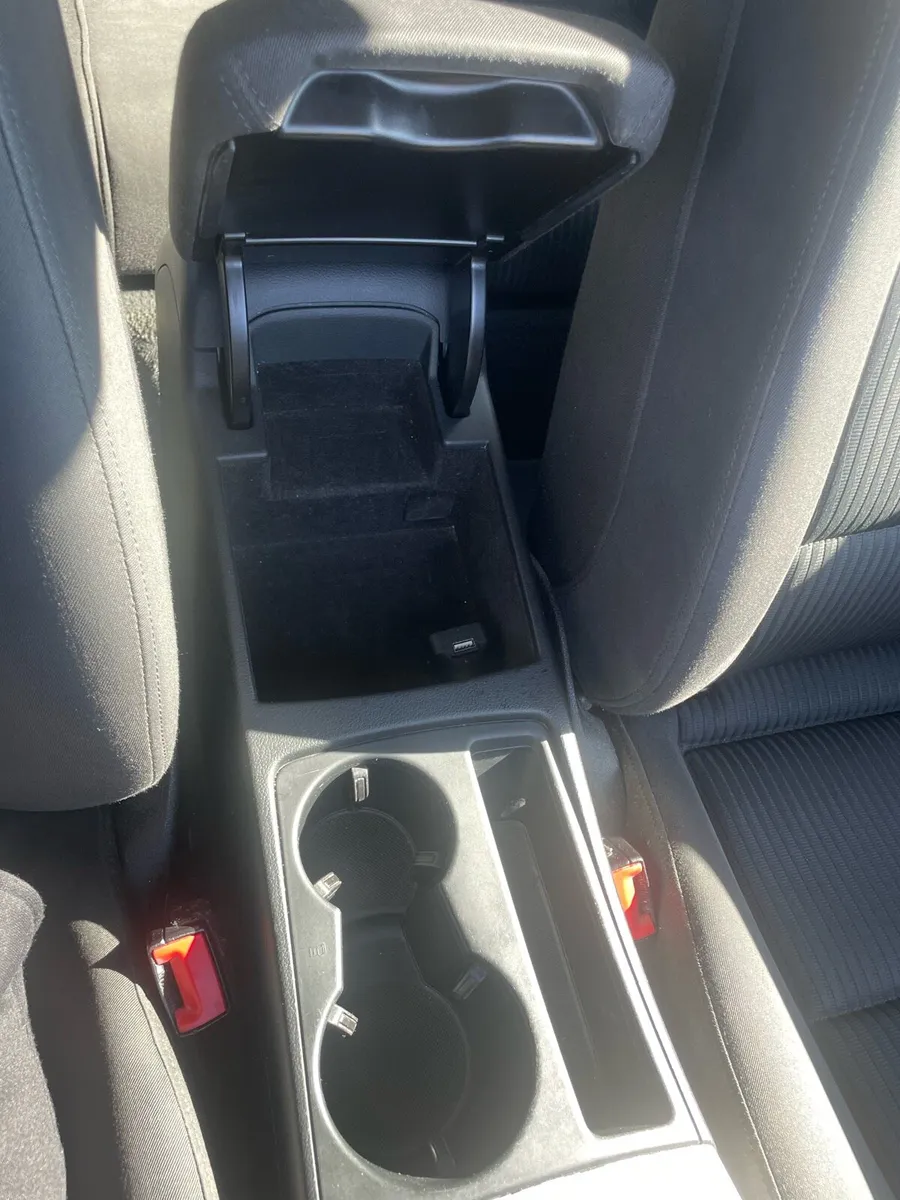 12 AUDI A4 - Image 3