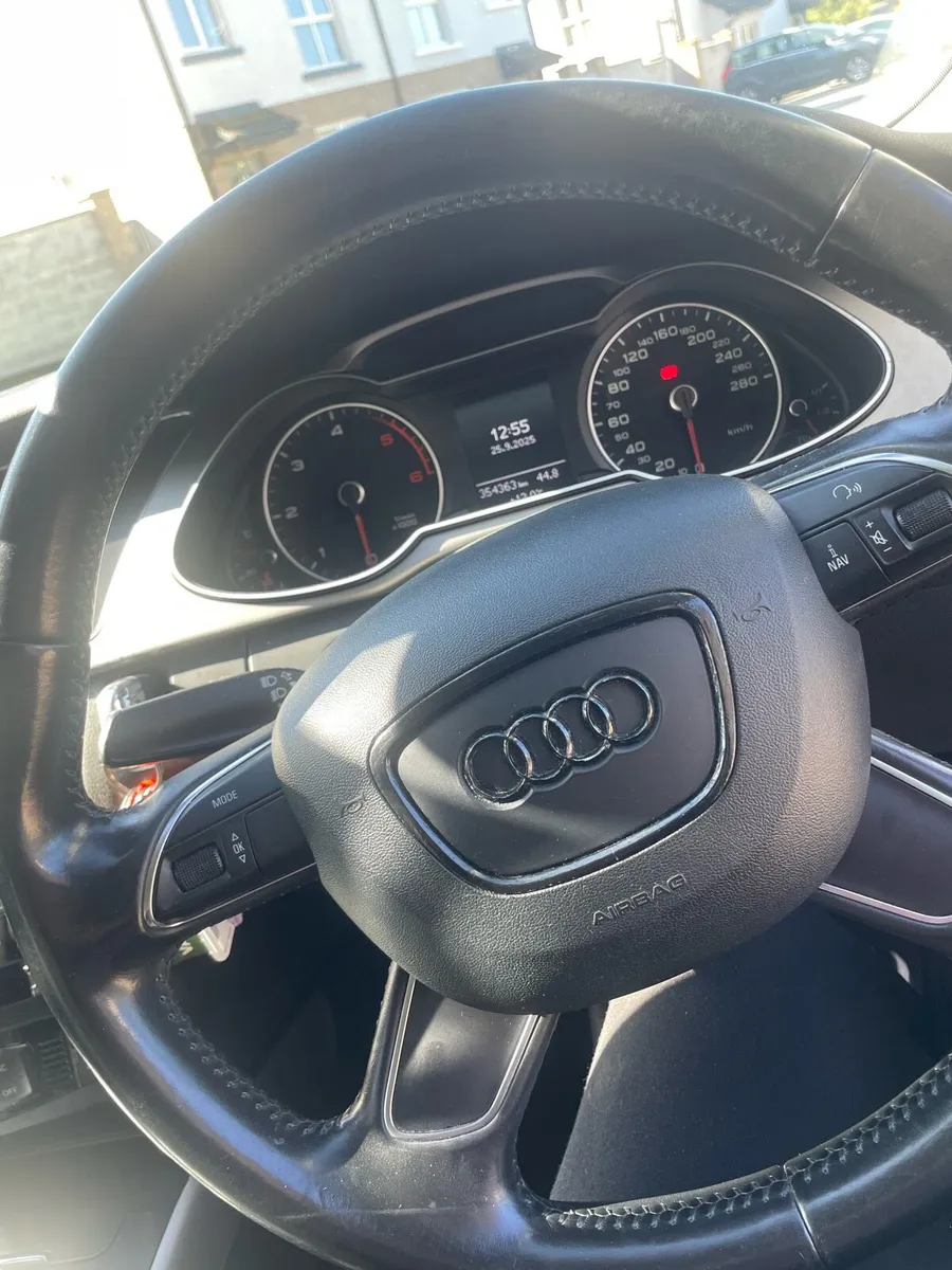 12 AUDI A4 - Image 4