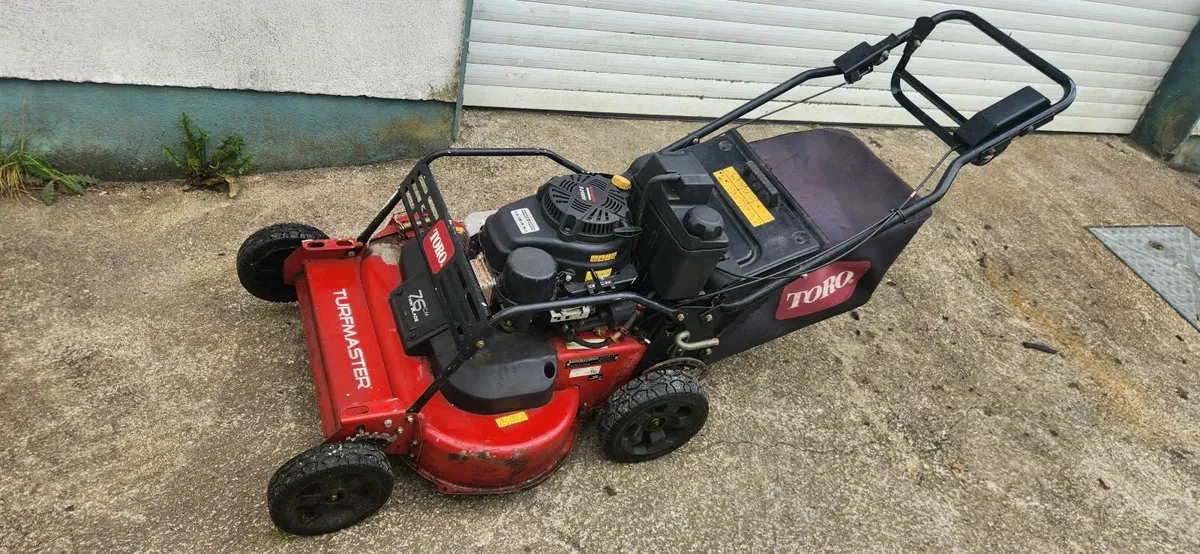 Toro Turfmaster twin blade mower. - Image 3