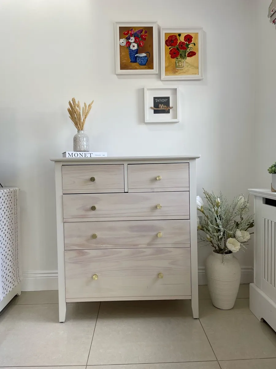 Solid wood chest of drawers - Image 2