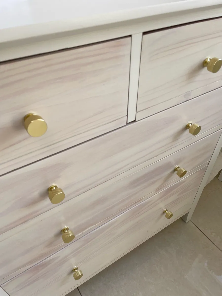 Solid wood chest of drawers - Image 3