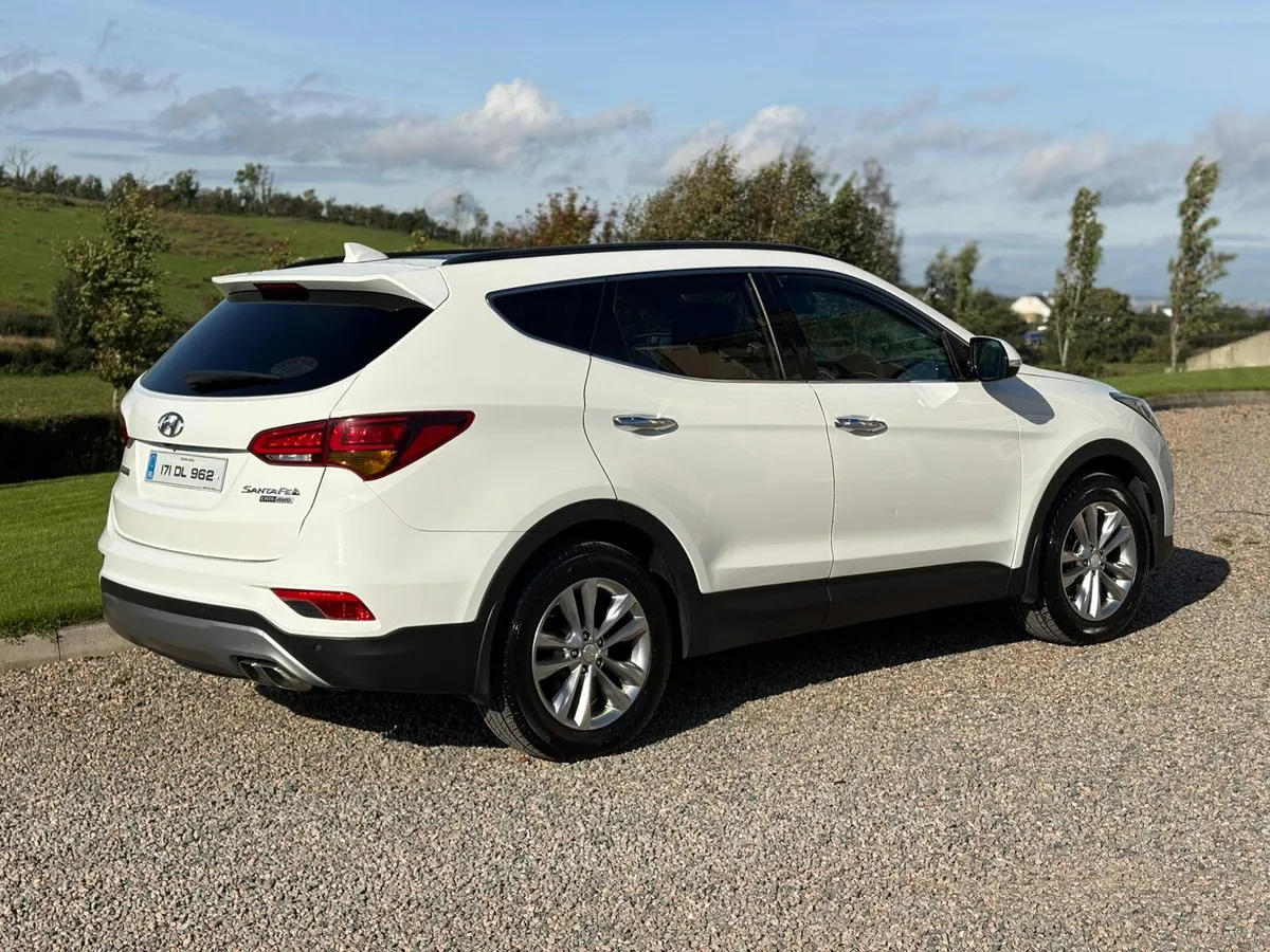 171 Hyundai Santa Fe 2.2CRDI Premium Automatic - Image 4