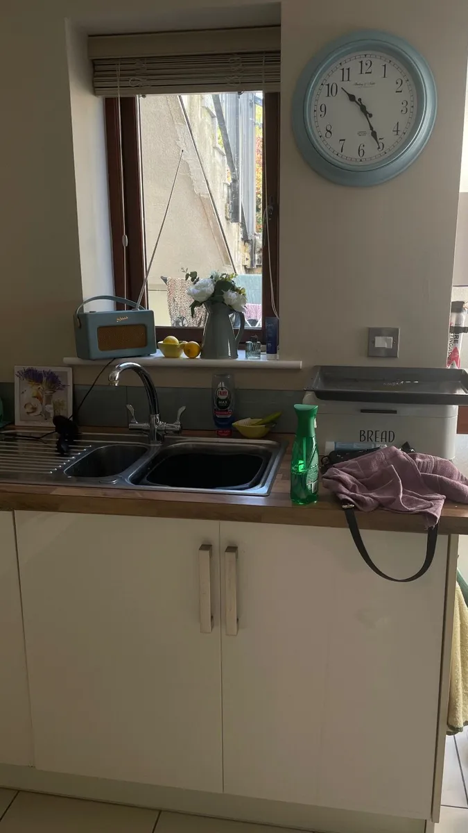 Kitchen presses oven gas hob and extractor fan - Image 1