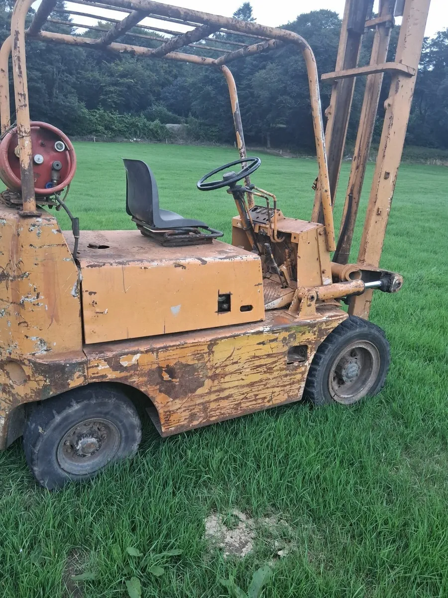 forklift - Image 1