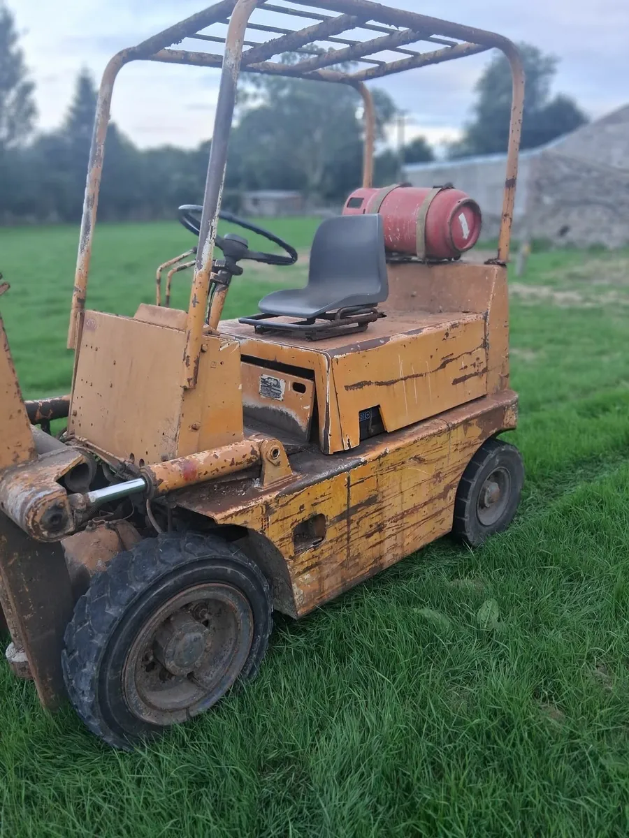 forklift - Image 3