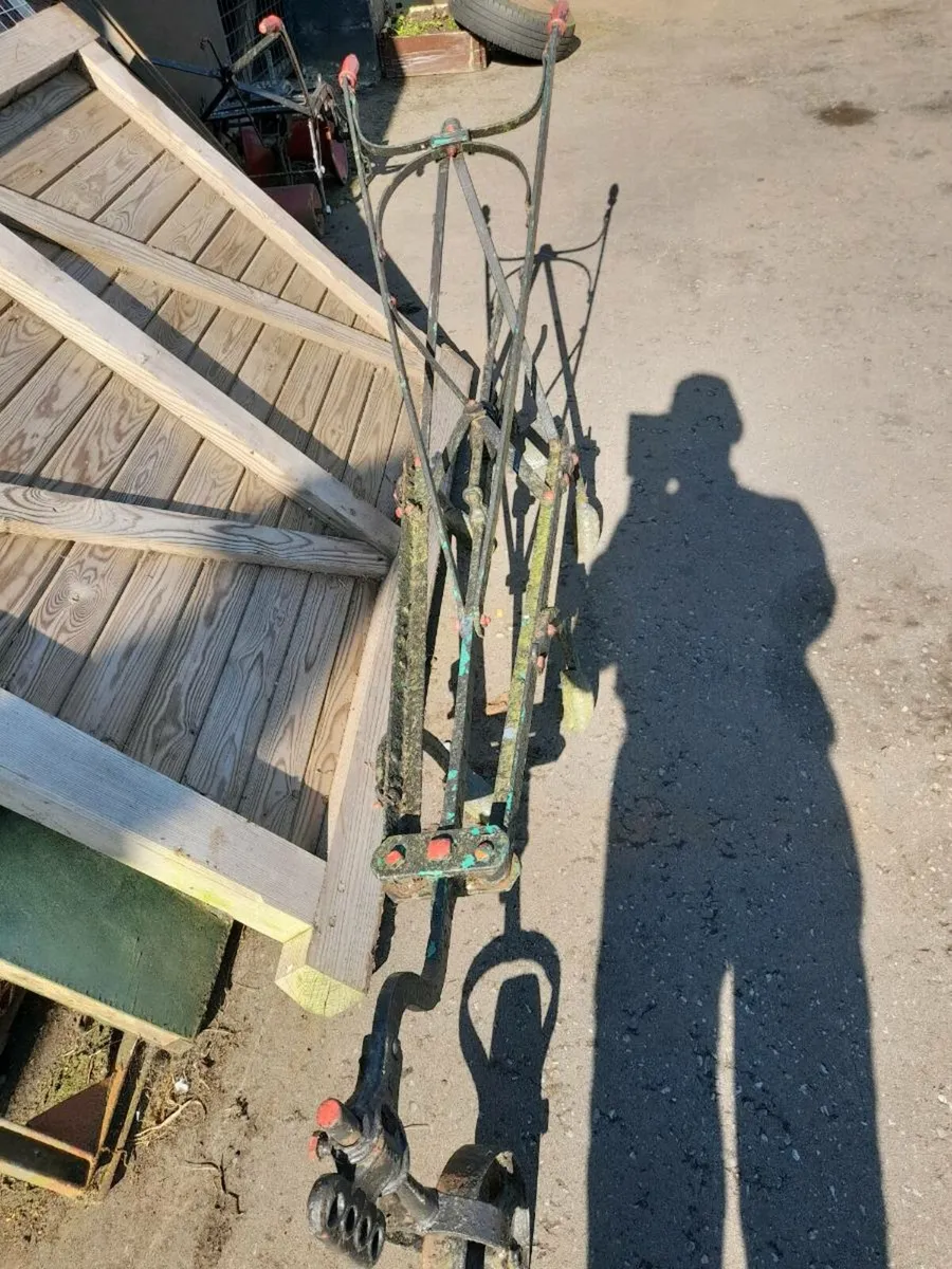 Seed sower and hunting hoe - Image 3