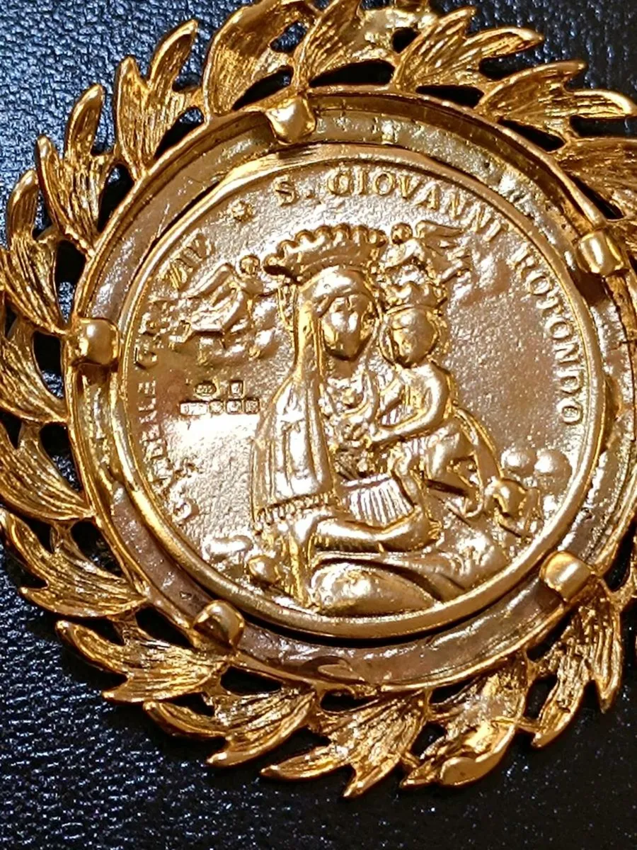 9k Gold Heavy Padre Pio/ Marry Medal Pendant - Image 3