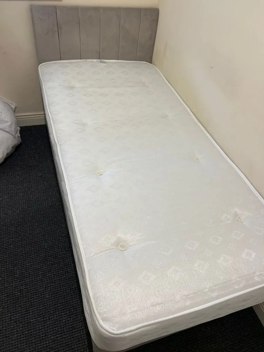 single bed - Image 1