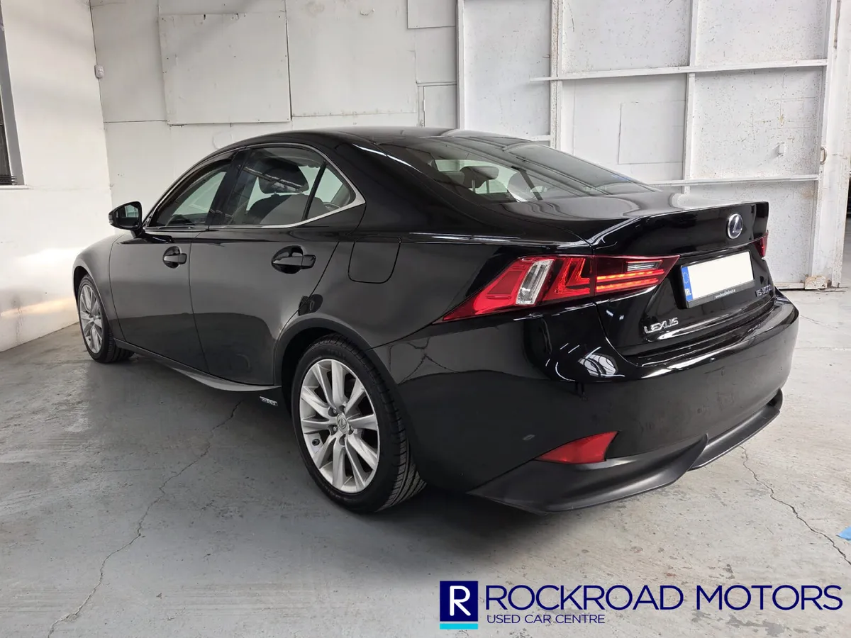 Lexus IS300h Executive,  2014 - Image 3