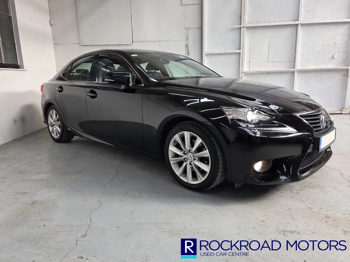 Lexus IS300h Executive,  2014 - Image 1