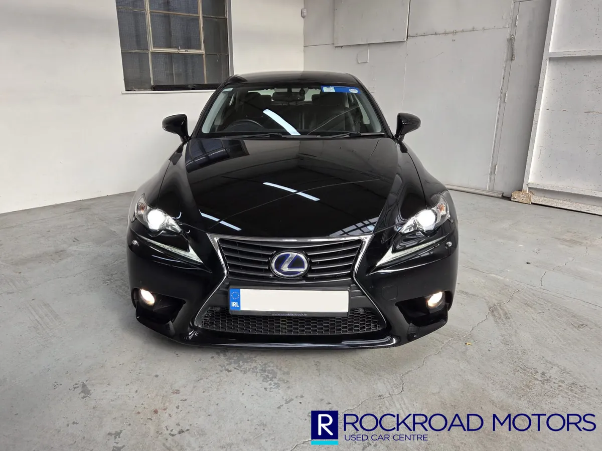 Lexus IS300h Executive,  2014 - Image 4