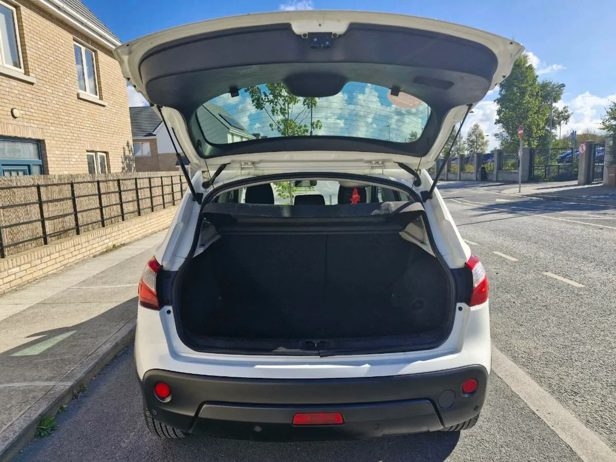 2104 Nissan Qashqai - Image 3