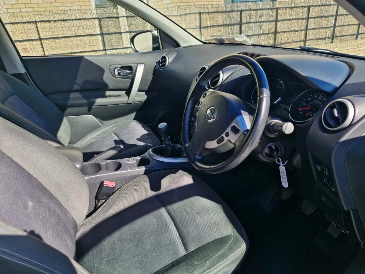 2104 Nissan Qashqai - Image 4