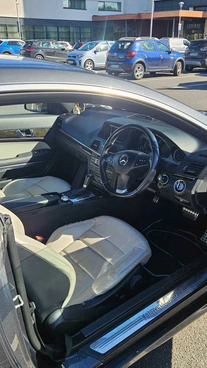 Mercedes E-220, 2011, AUTOMATIC, AMG LINE - Image 4