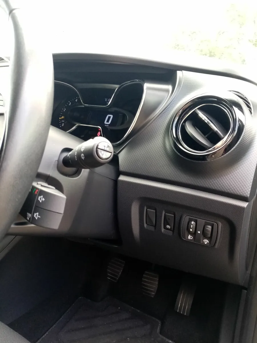 Renault Captur 2016 - Image 2