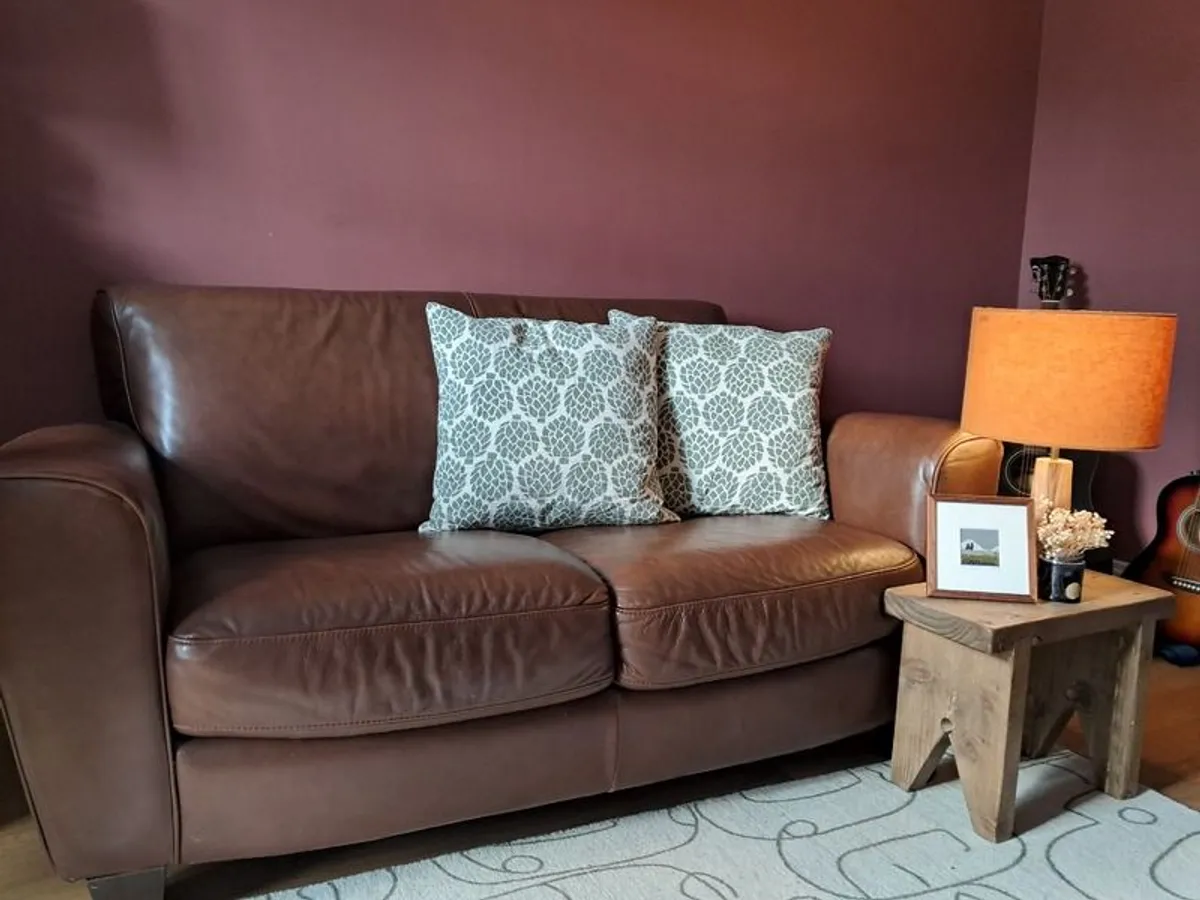 Brown leather couch - Image 2
