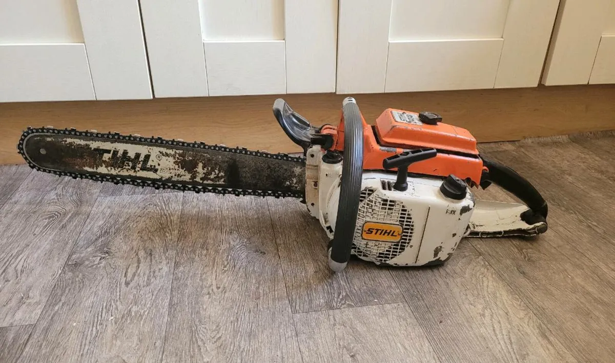 Stihl 041AV Chainsaw - Image 1