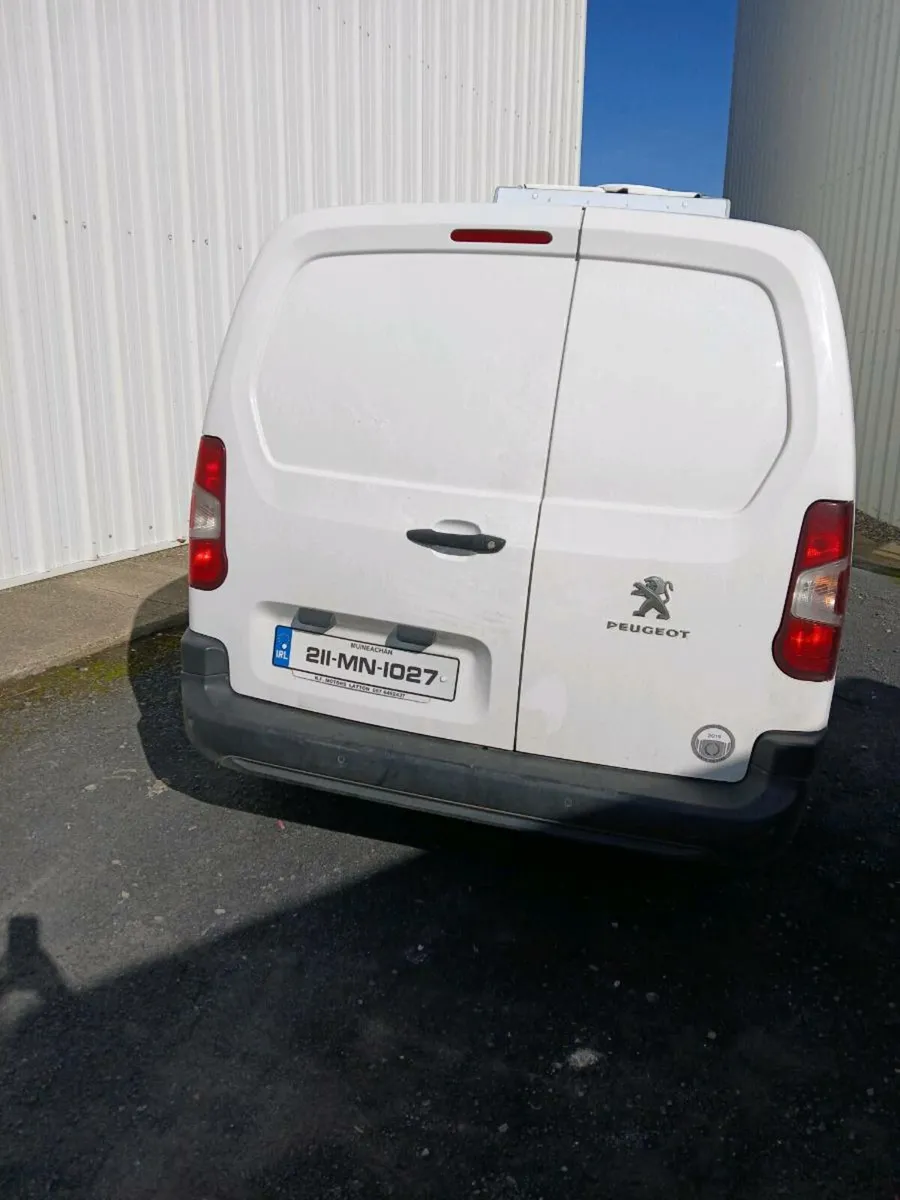 Peugeot partner fridge van - Image 2