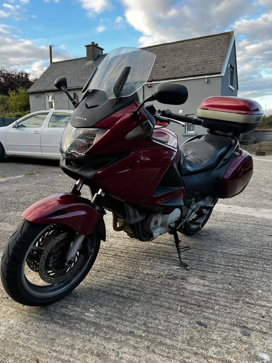 Honda deauville 650cc - Image 1