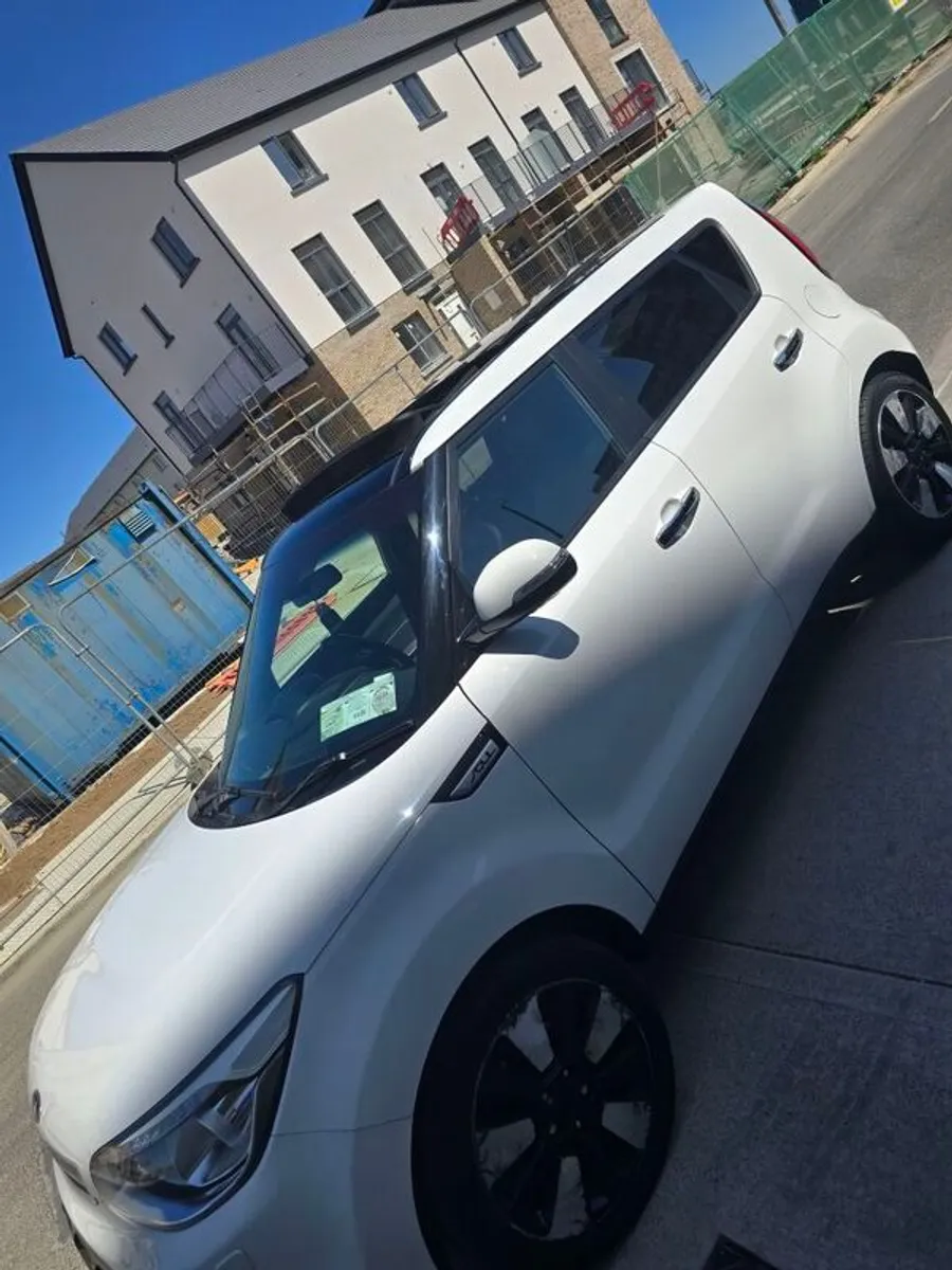 2015 Kia Soul Platinum Edition Tax & NCT Low KM - Image 4