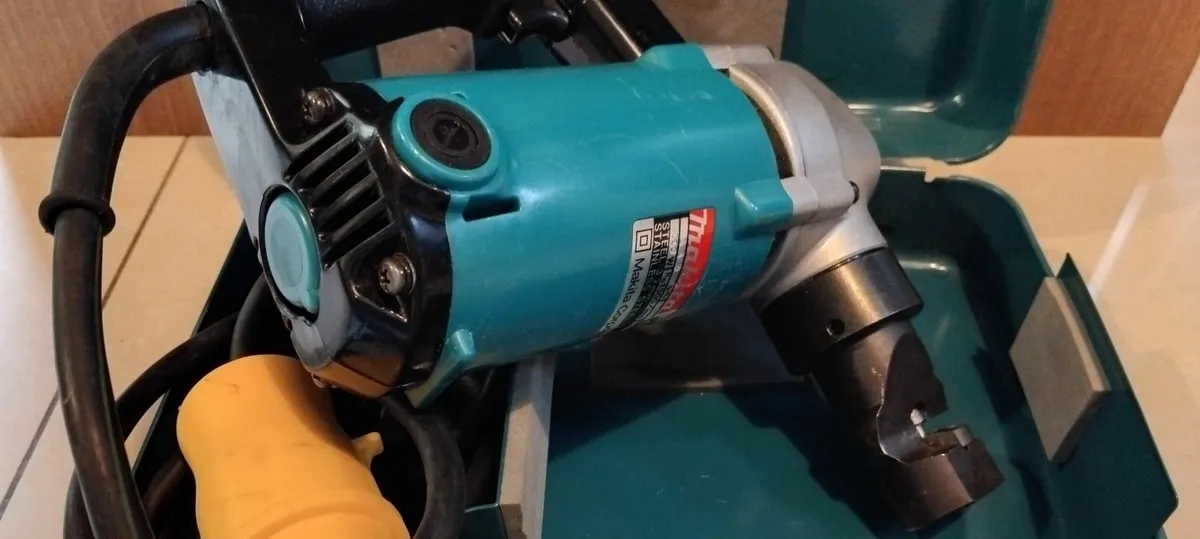 Makita JN3200 Tin Nibblers 110v - Image 4