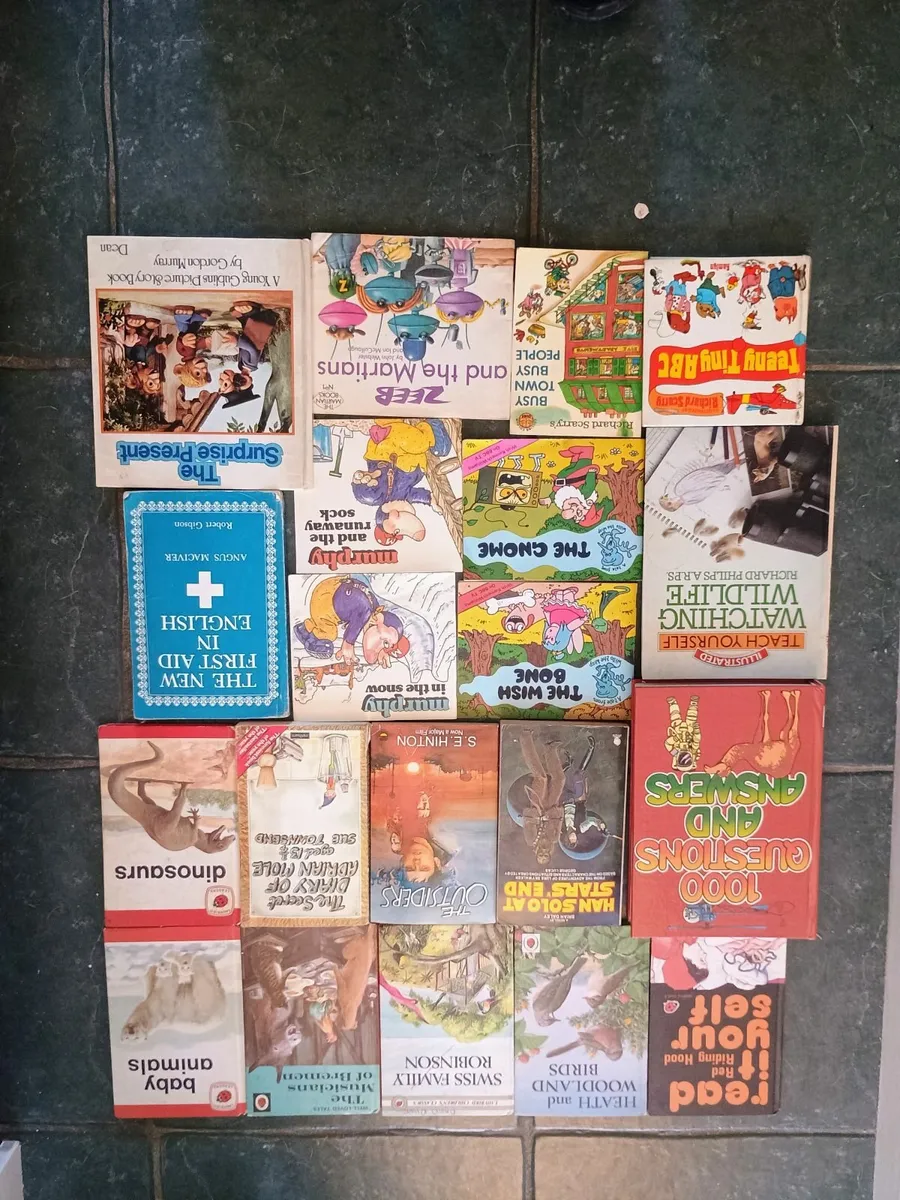 Large bundle of books from the 60s, 70s and 80s. - Image 3