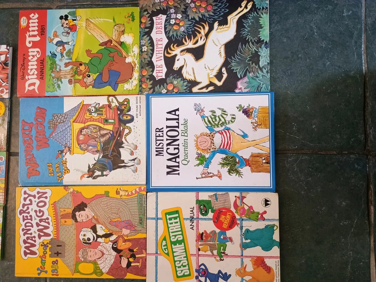 Large bundle of books from the 60s, 70s and 80s. - Image 4