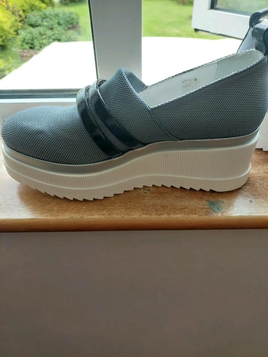 Shoes - Image 4