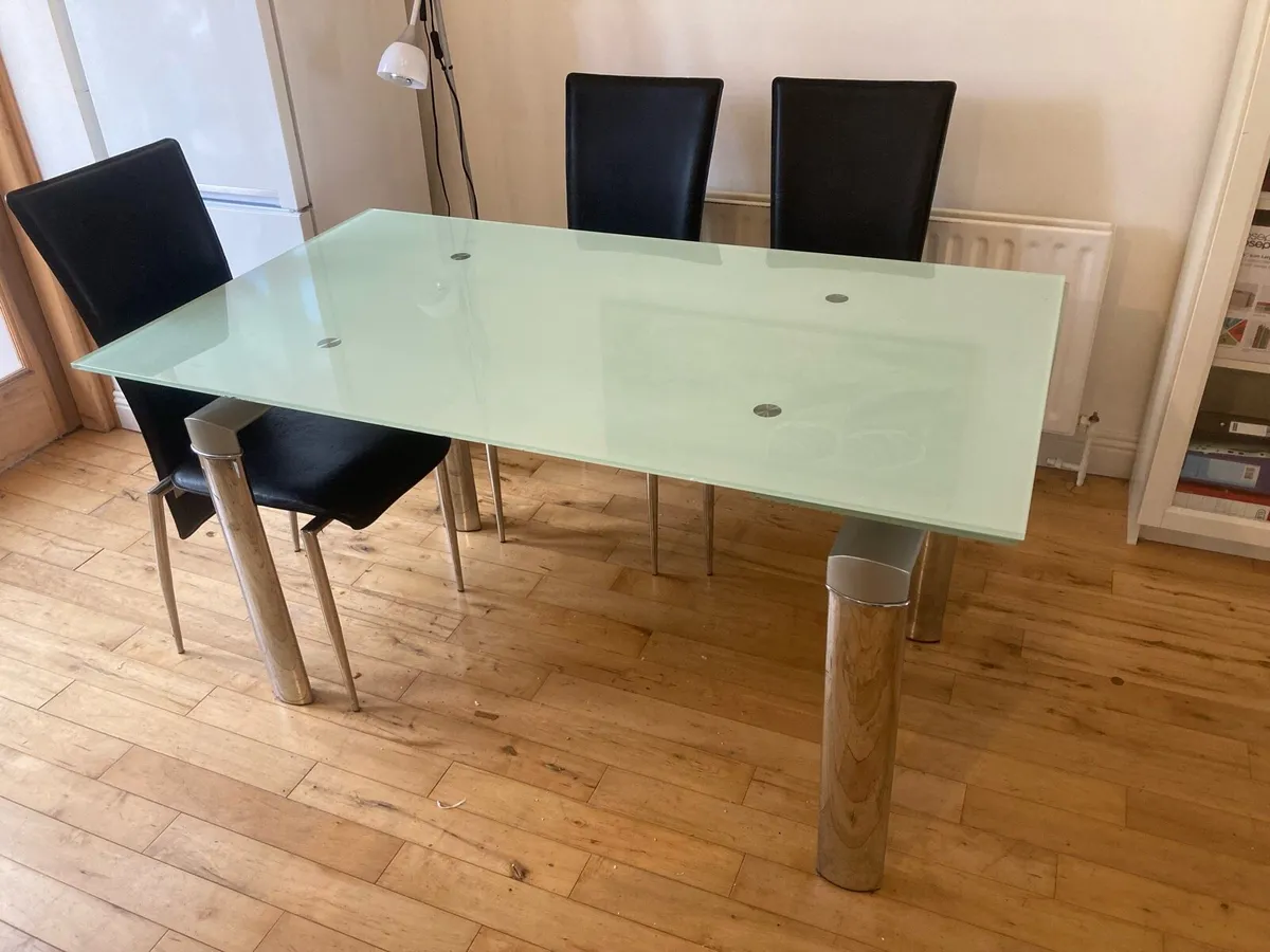 Extendable glass dining table with 6 chairs - Image 2