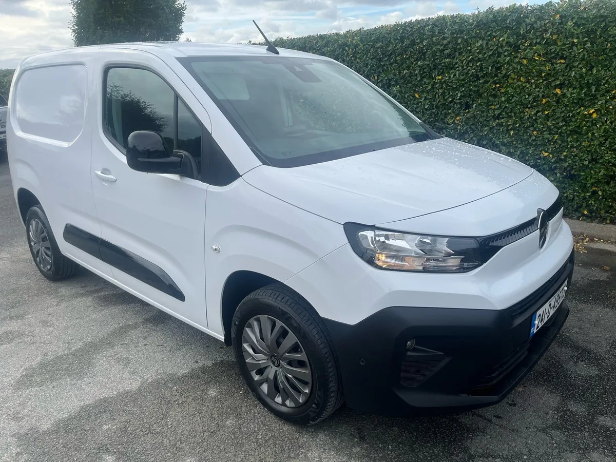 (241) Citroen Berlingo Driver 2024 - Image 1
