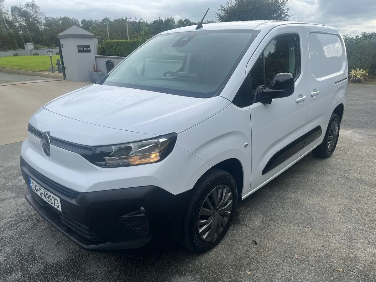 (241) Citroen Berlingo Driver 2024 - Image 2
