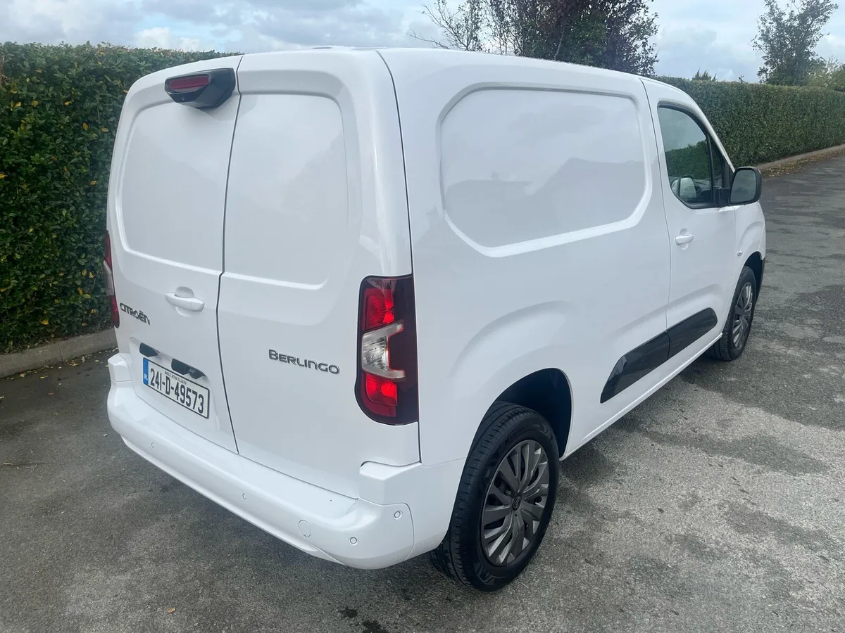 (241) Citroen Berlingo Driver 2024 - Image 4