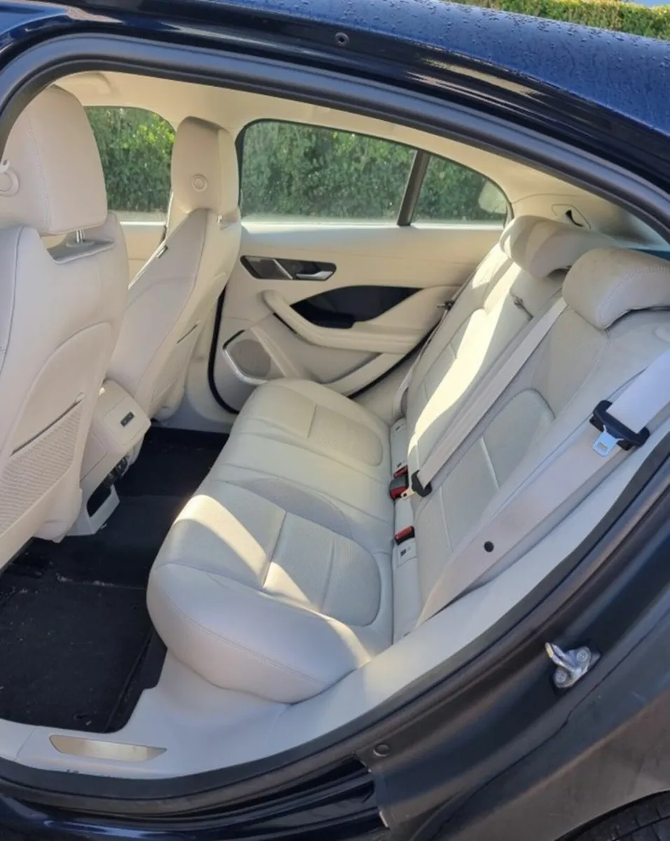 Jaguar I-Pace 2021 HSE EV400 AWD - Image 3