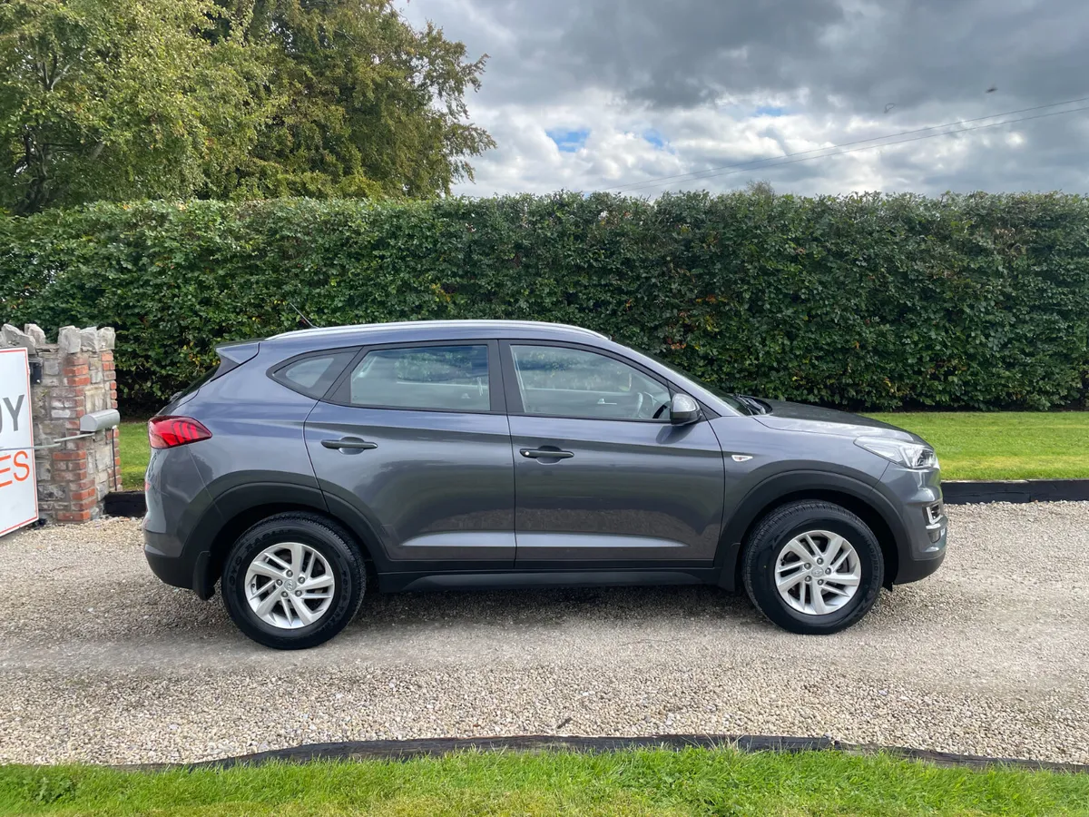 HYUNDAI TUCSON 1.6 DIESEL COMFORT MODEL SUV/JEEP - Image 4