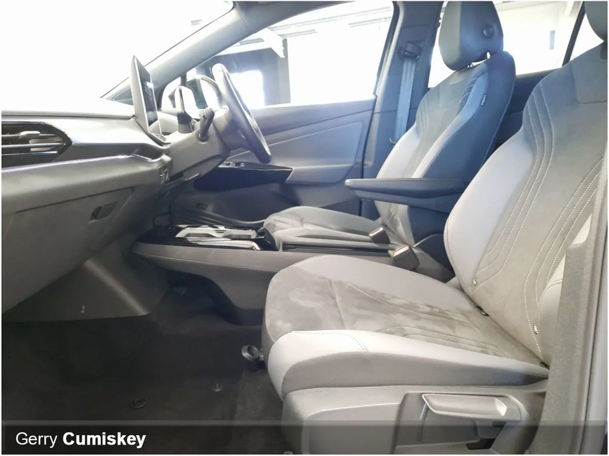 Volkswagen ID.4 77kwh PRO Plus 286bhp Camera Elec - Image 4