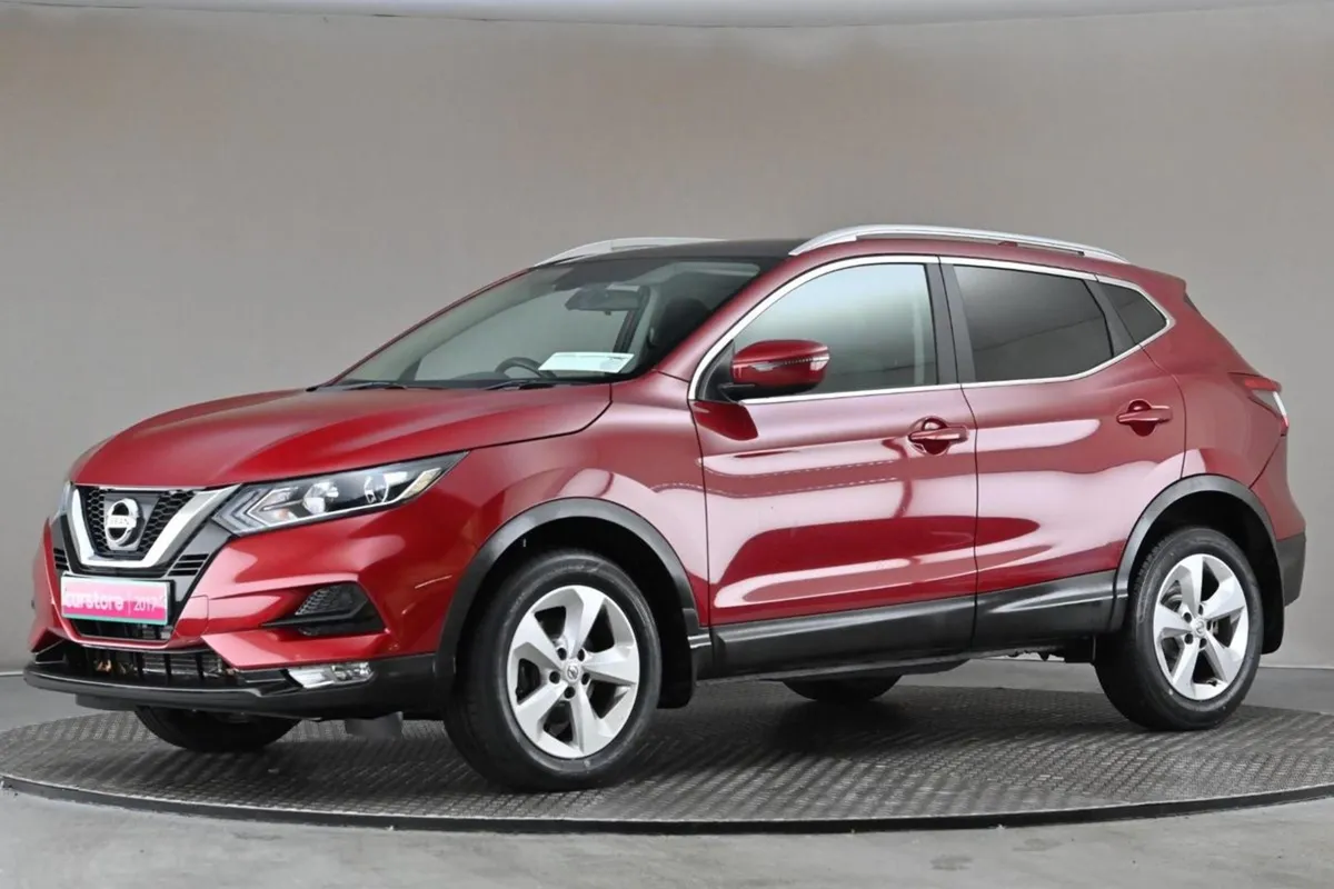 Nissan QASHQAI 1.2 SV CVT  very Low Mileage glass - Image 4