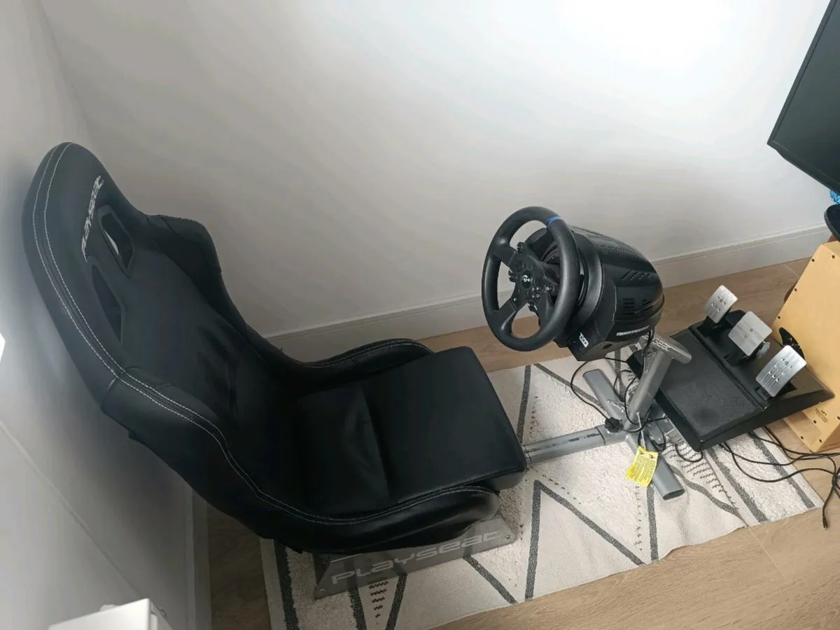 Playseat® Evolution + Thrustmaster T300RS GT Sim - Image 1