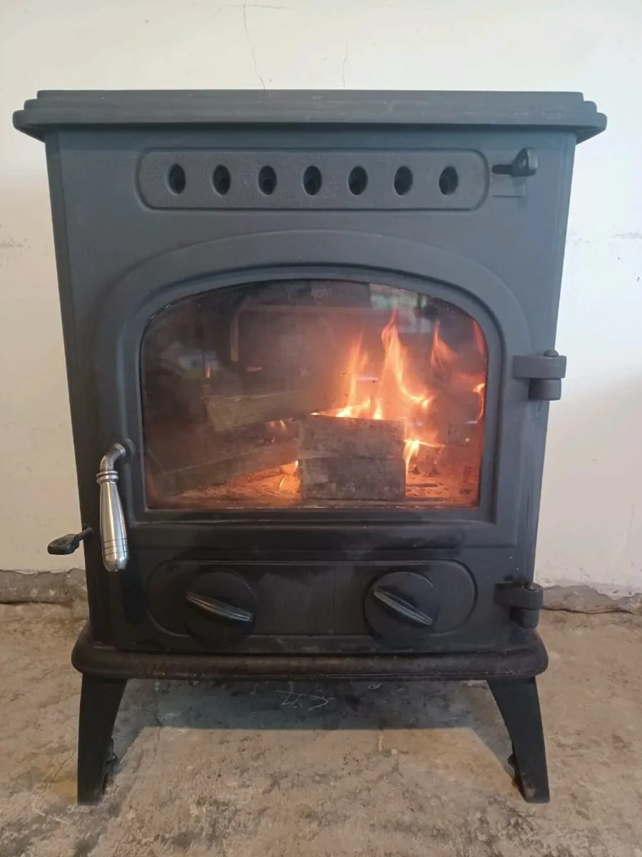 Wood burning stove - Image 1
