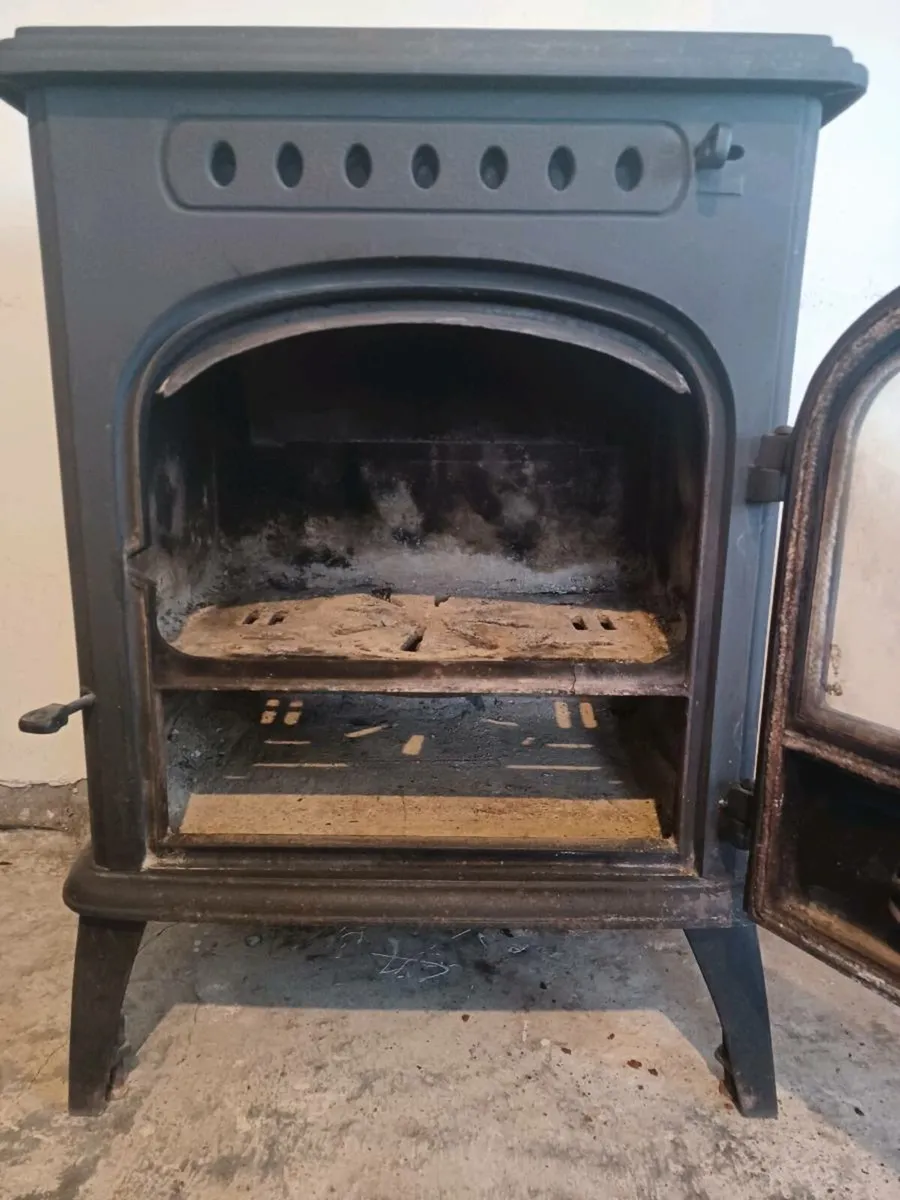Wood burning stove - Image 2